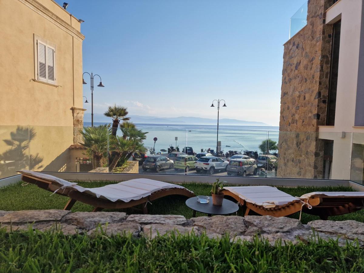 Ngonia Bay Boutique Hotel Милацо Екстериор снимка
