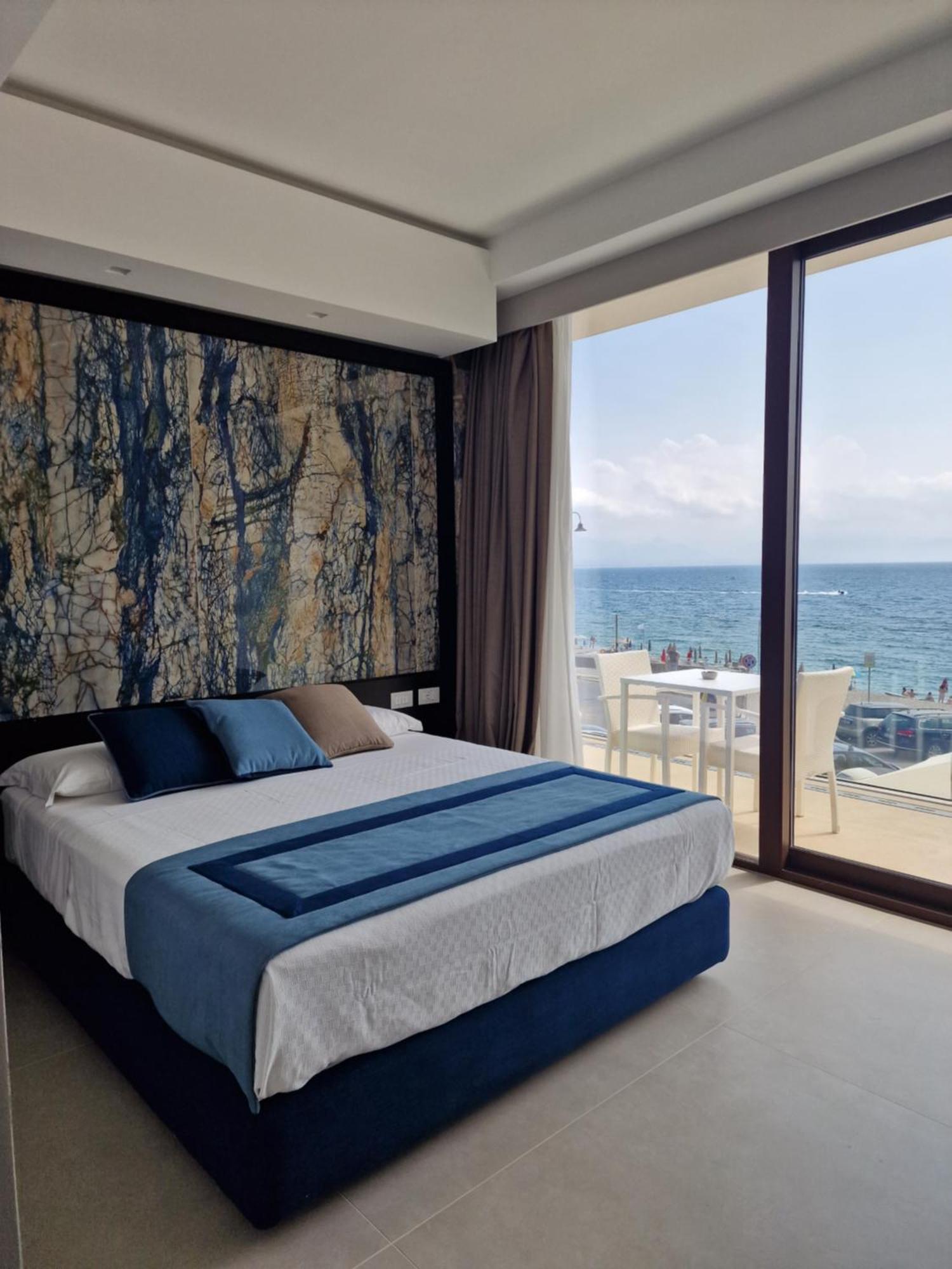 Ngonia Bay Boutique Hotel Милацо Екстериор снимка