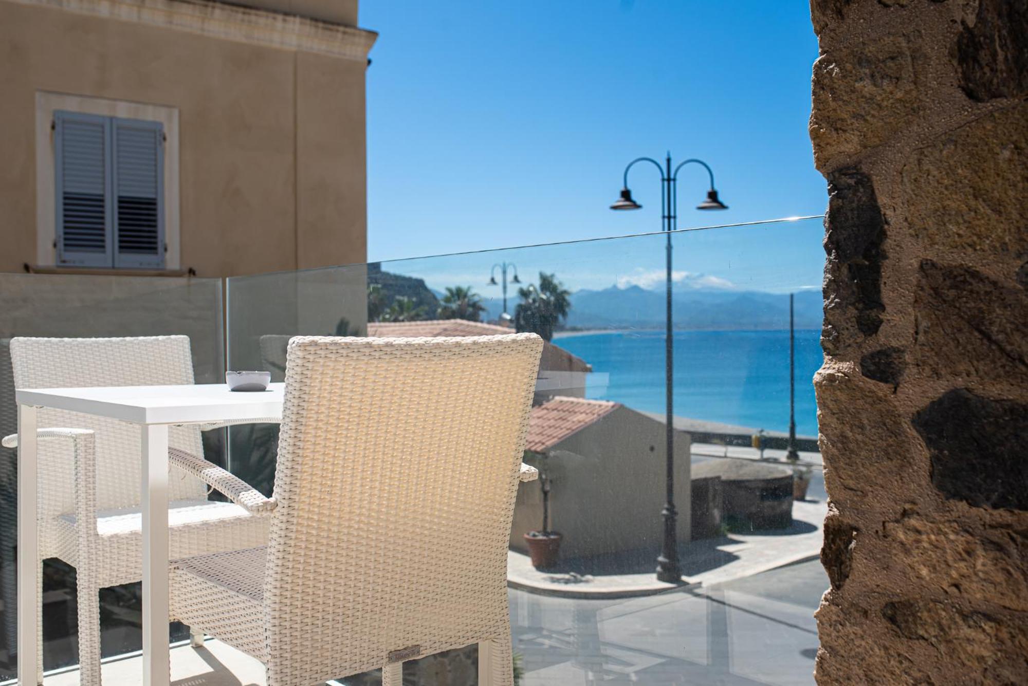 Ngonia Bay Boutique Hotel Милацо Екстериор снимка