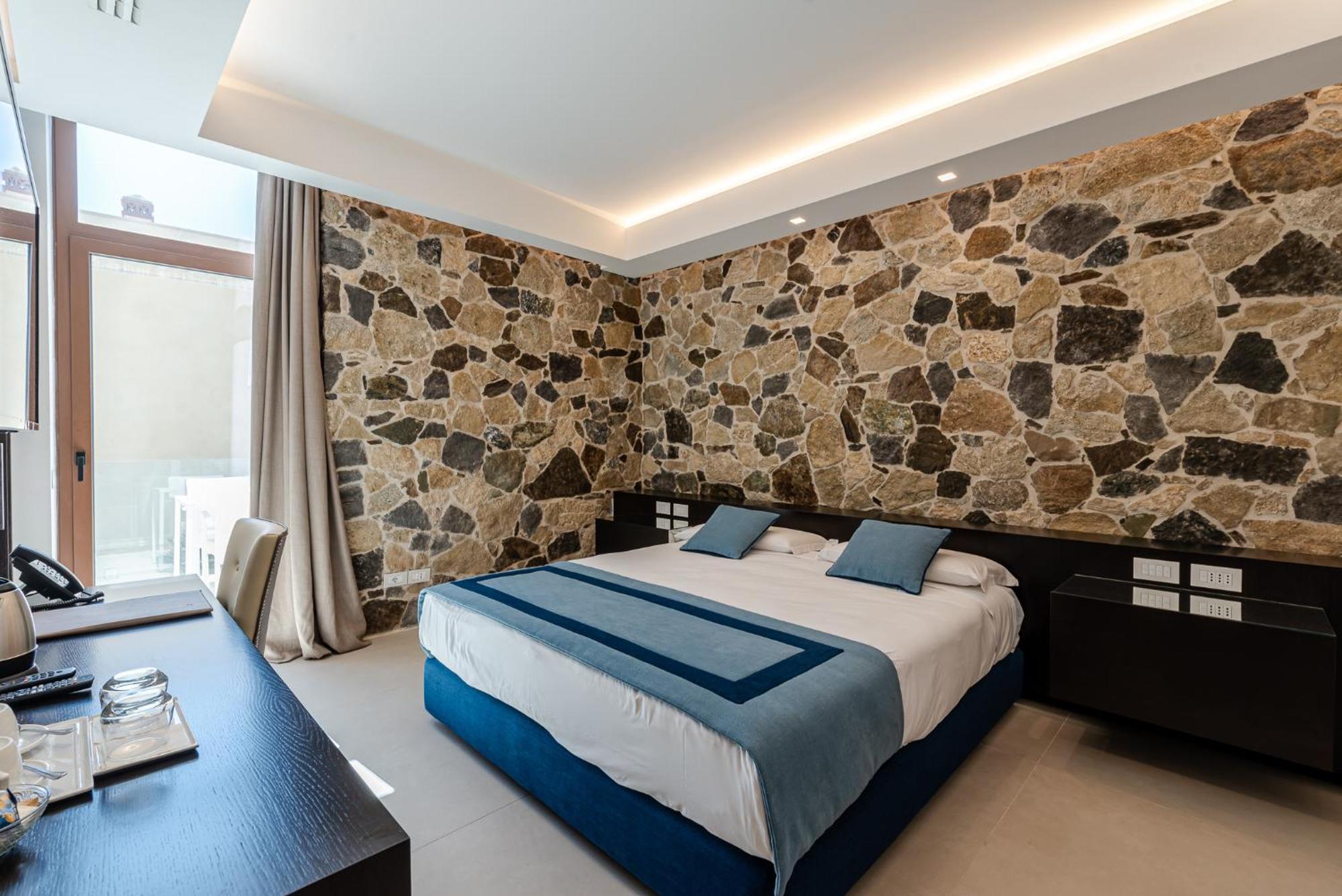 Ngonia Bay Boutique Hotel Милацо Екстериор снимка
