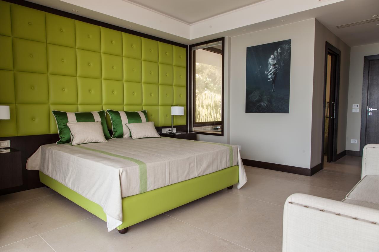 Ngonia Bay Boutique Hotel Милацо Екстериор снимка