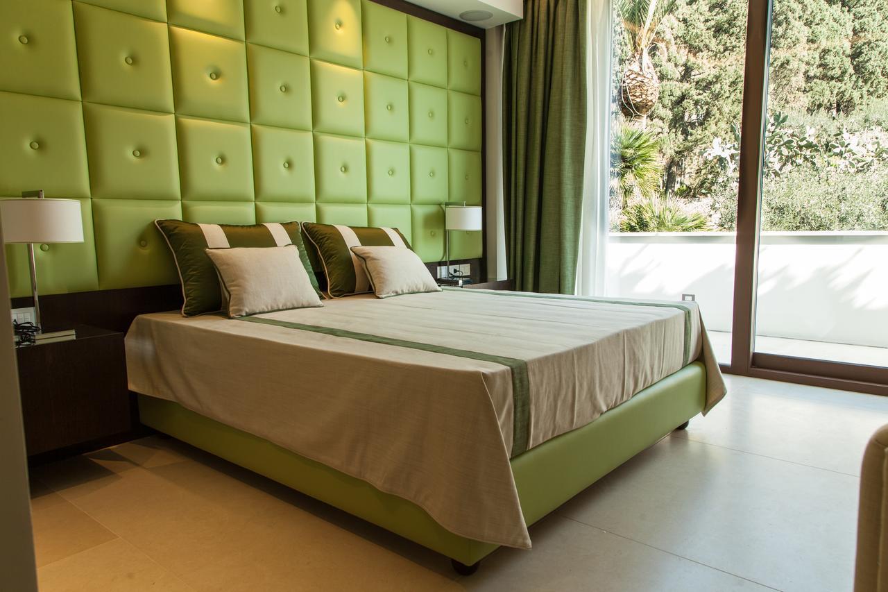 Ngonia Bay Boutique Hotel Милацо Екстериор снимка