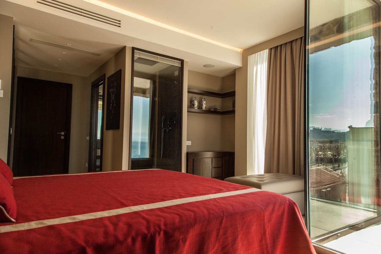 Ngonia Bay Boutique Hotel Милацо Екстериор снимка