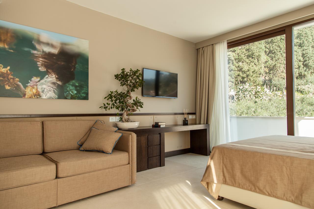 Ngonia Bay Boutique Hotel Милацо Екстериор снимка