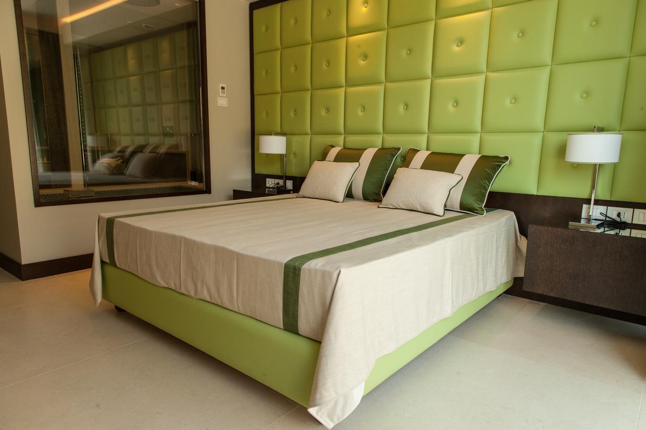 Ngonia Bay Boutique Hotel Милацо Екстериор снимка