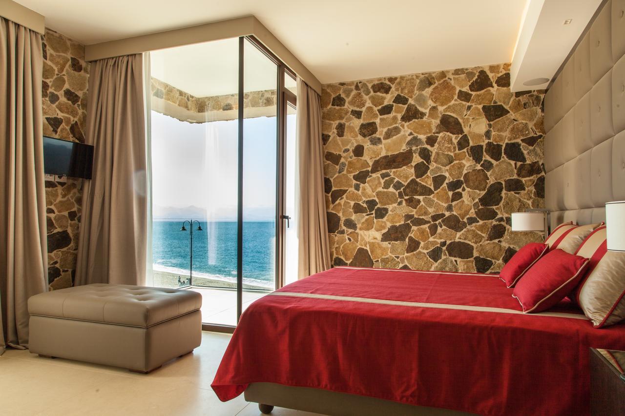 Ngonia Bay Boutique Hotel Милацо Екстериор снимка