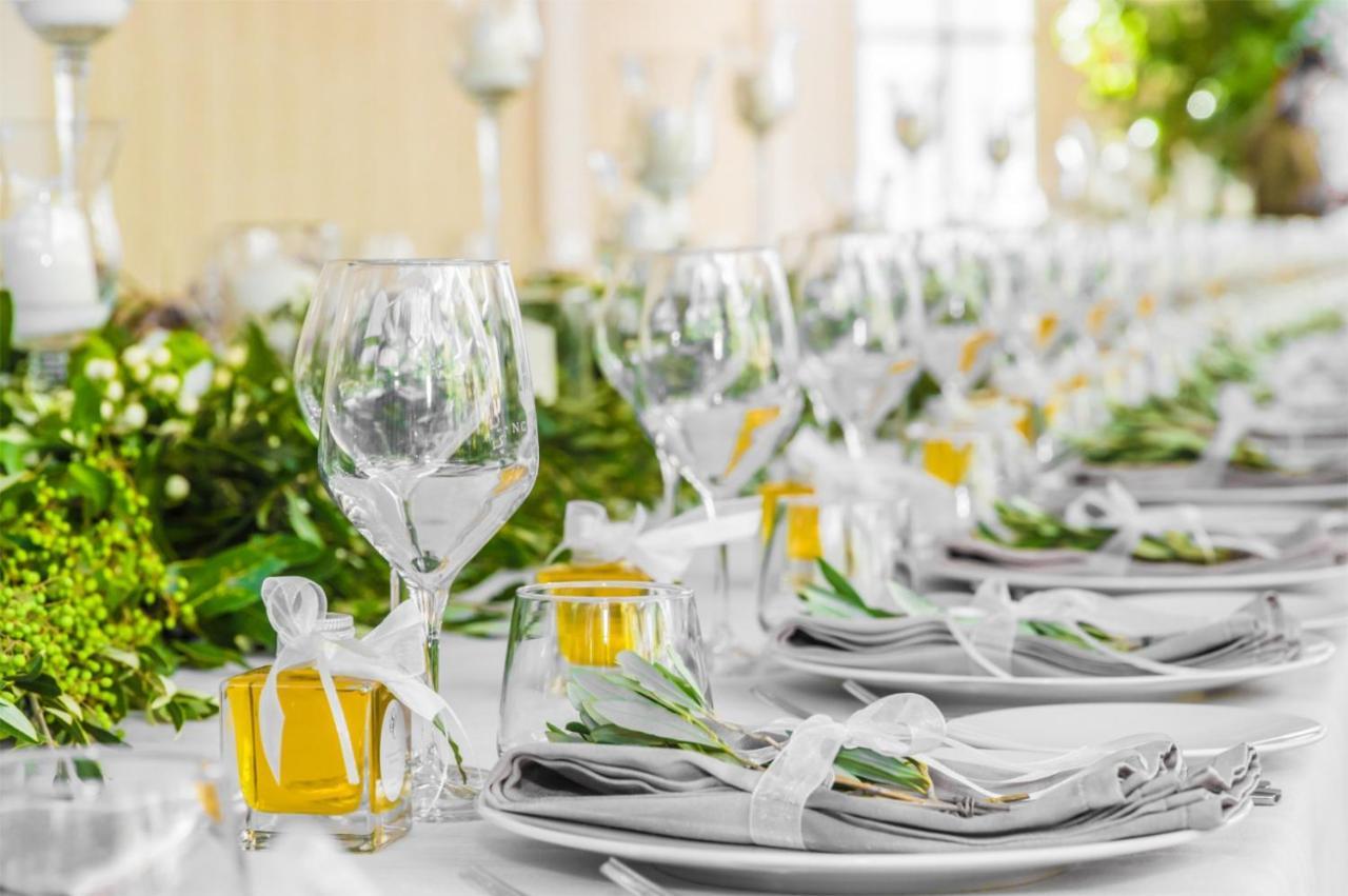 Ngonia Bay Boutique Hotel Милацо Екстериор снимка
