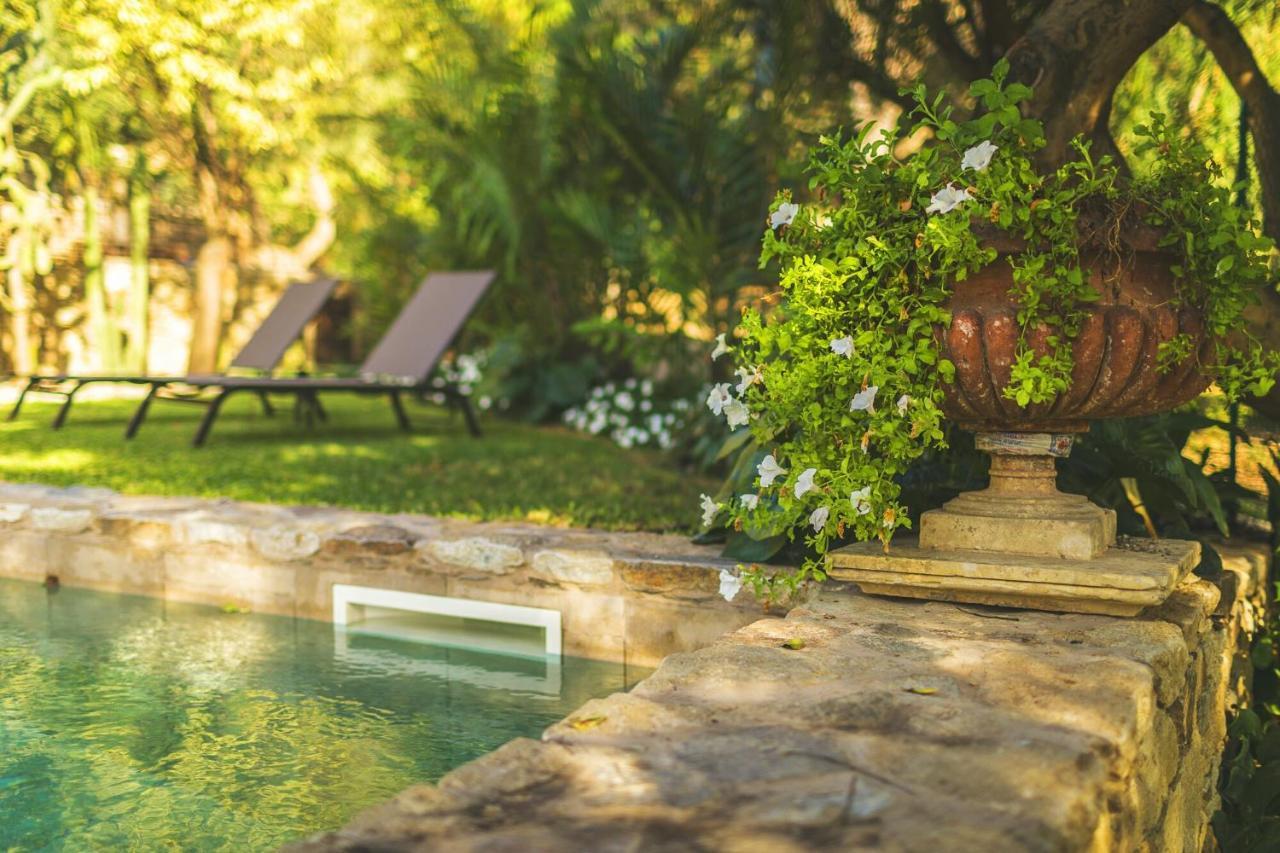 Ngonia Bay Boutique Hotel Милацо Екстериор снимка