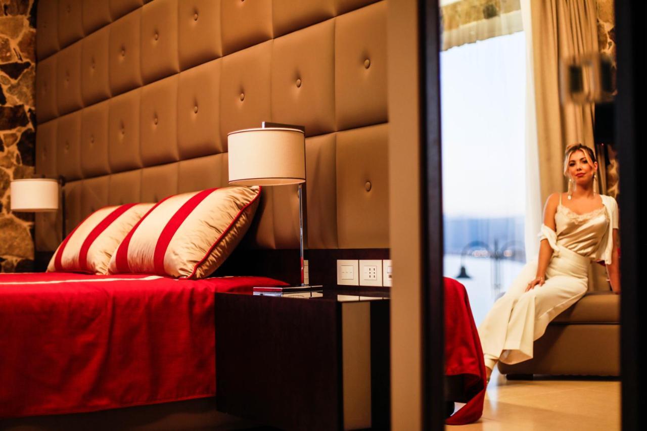 Ngonia Bay Boutique Hotel Милацо Екстериор снимка