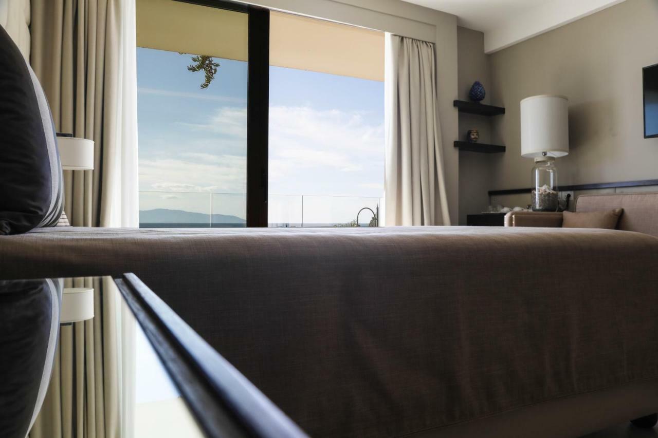 Ngonia Bay Boutique Hotel Милацо Екстериор снимка