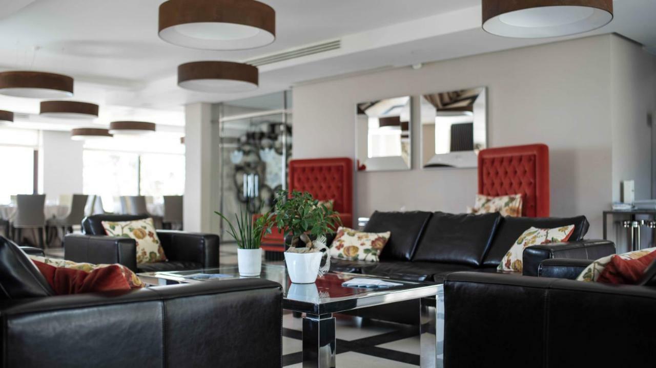 Ngonia Bay Boutique Hotel Милацо Екстериор снимка